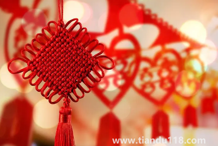 一進(jìn)門看見(jiàn)中國(guó)結(jié)好嗎1