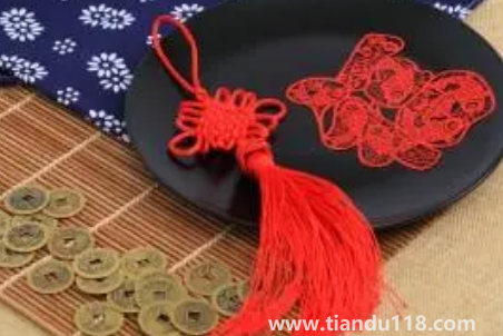 一進(jìn)門看見(jiàn)中國(guó)結(jié)好嗎2